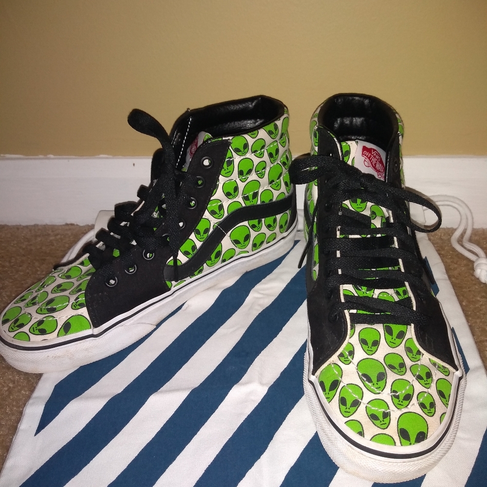 Custom Sk8-Hi Vans women's Size 7.5 Men's Size 6